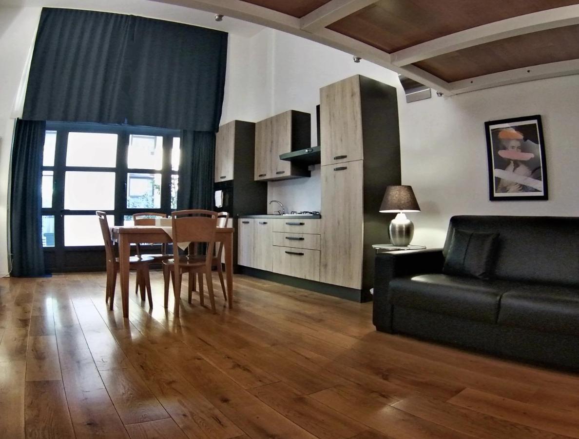 La Maison Del Capestrano Milano Exteriör bild